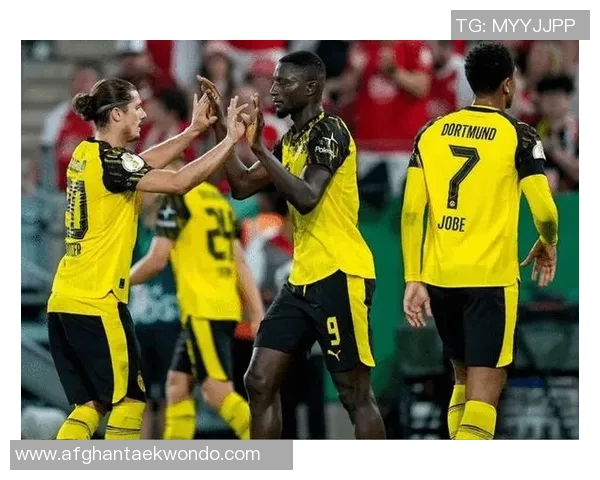 德甲联赛新赛季前瞻球队阵容变化与明星球员表现分析